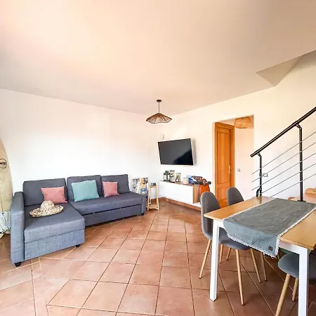 Semesterbostad Esther Majanicho